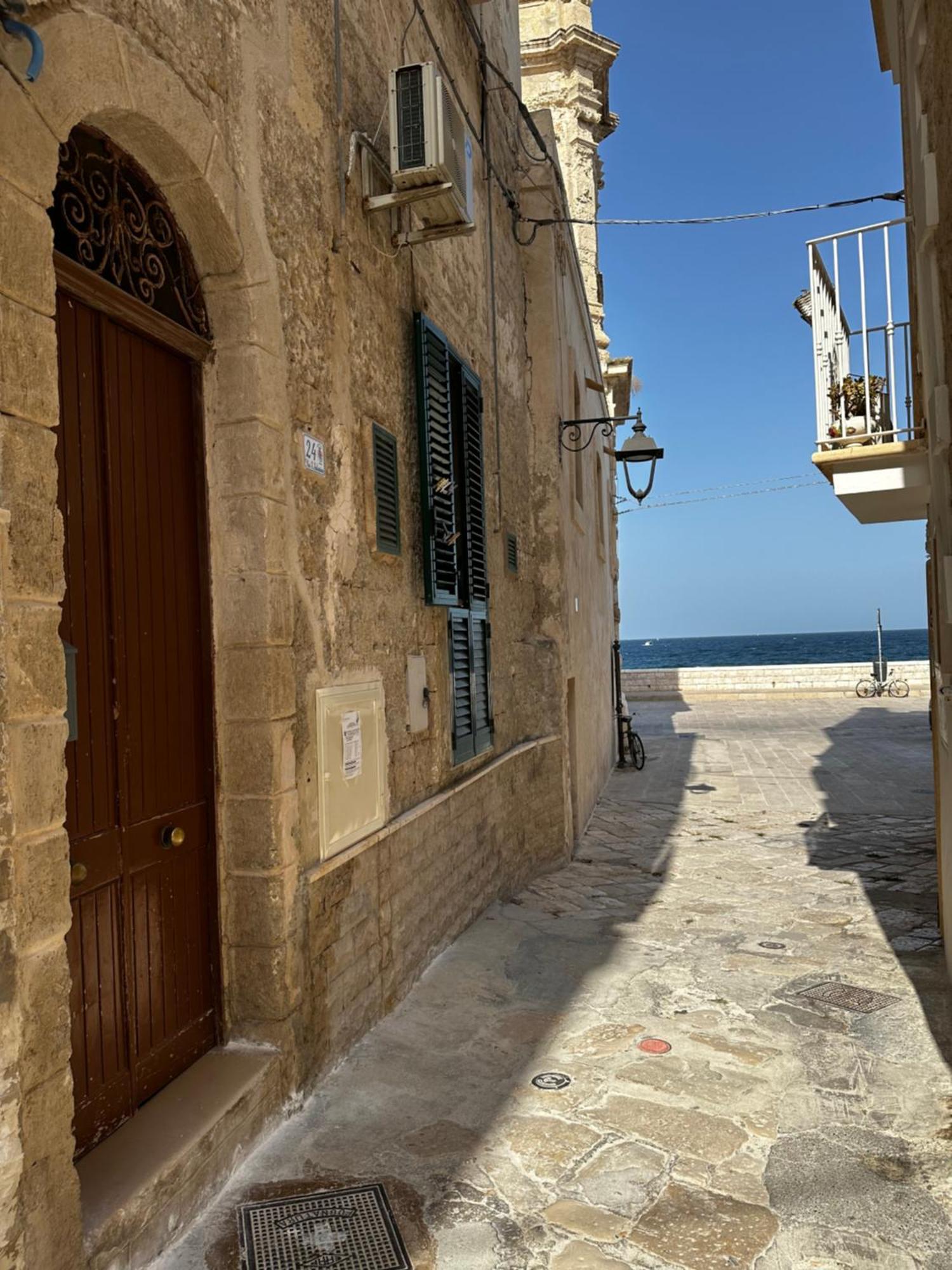 Casa Vacanze San Salvatore Centro Storico Monopoli Exterior photo